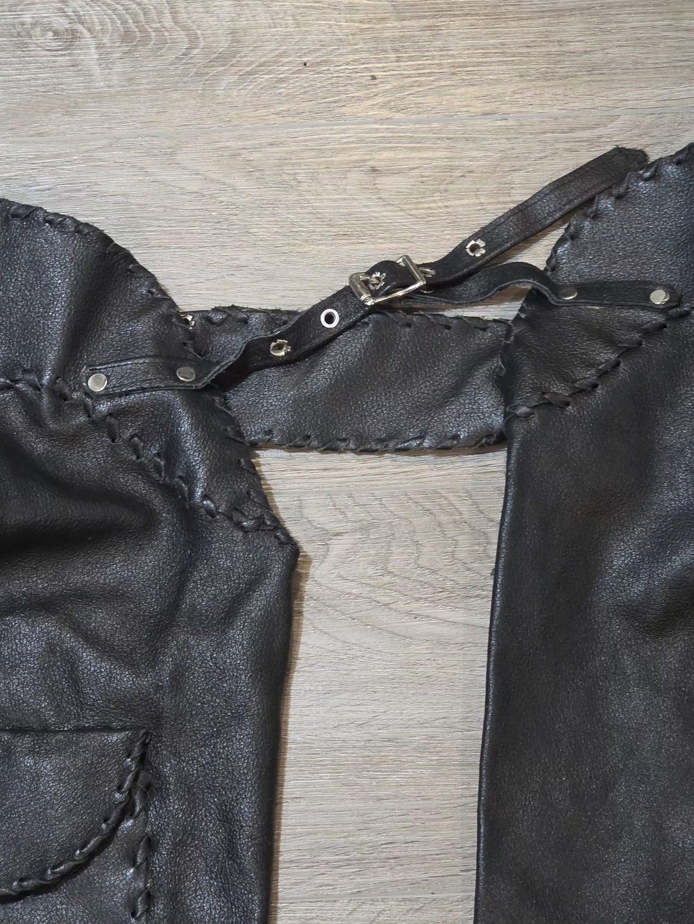 Vintage Heavy Leather Motorcycle/Cowboy Chaps Unisex Sz S-M Conchos Snaps - Picture 8 of 13